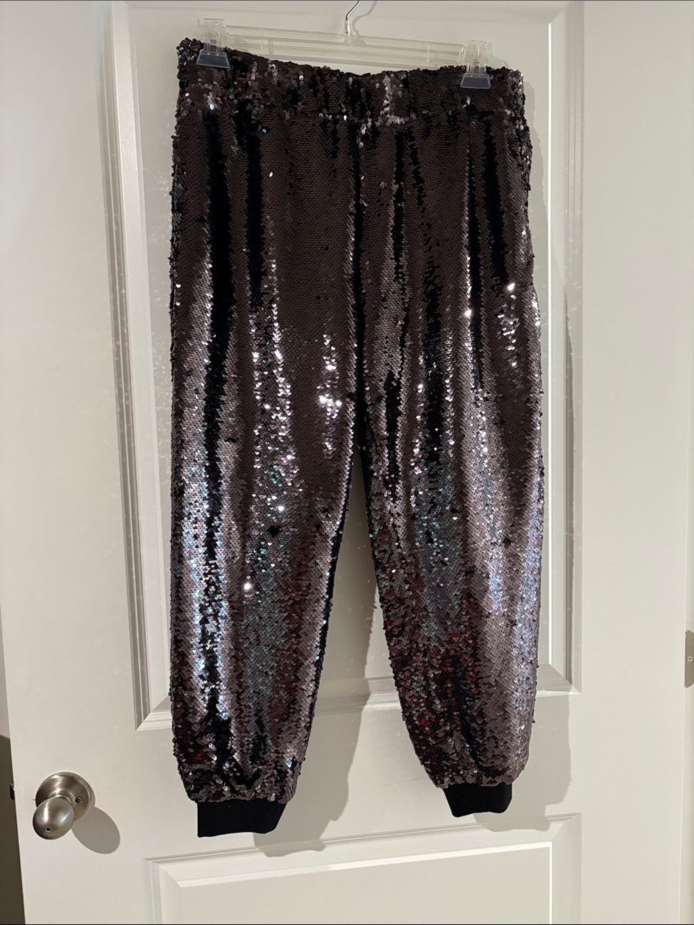 Sequin Jogger Pants – Black